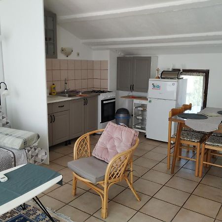 Apartmani Zlatko Pula Exteriör bild