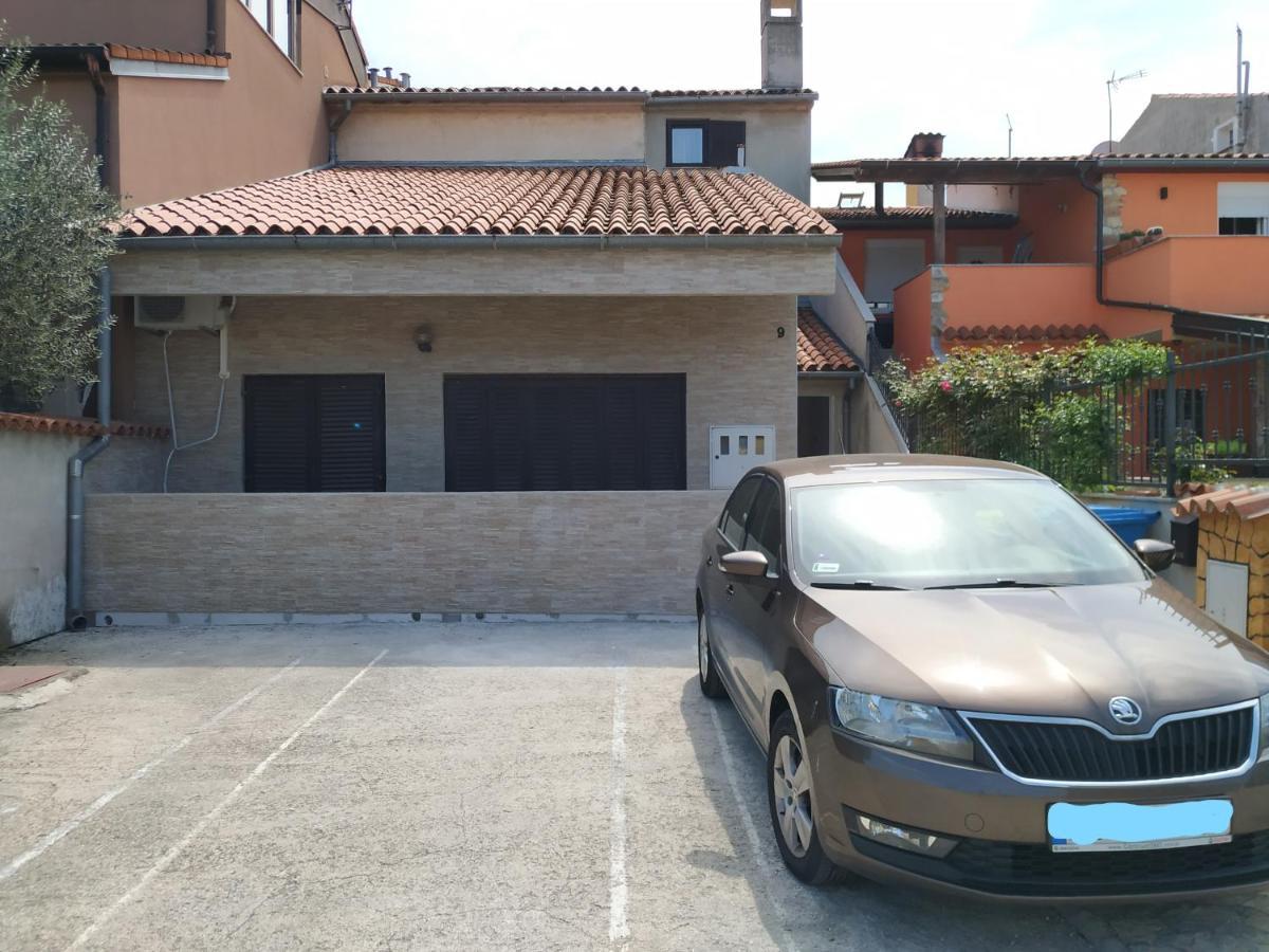 Apartmani Zlatko Pula Exteriör bild