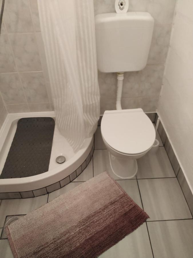 Apartmani Zlatko Pula Exteriör bild