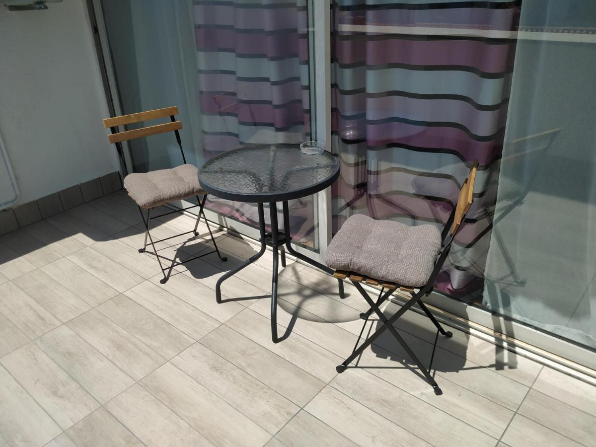 Apartmani Zlatko Pula Exteriör bild