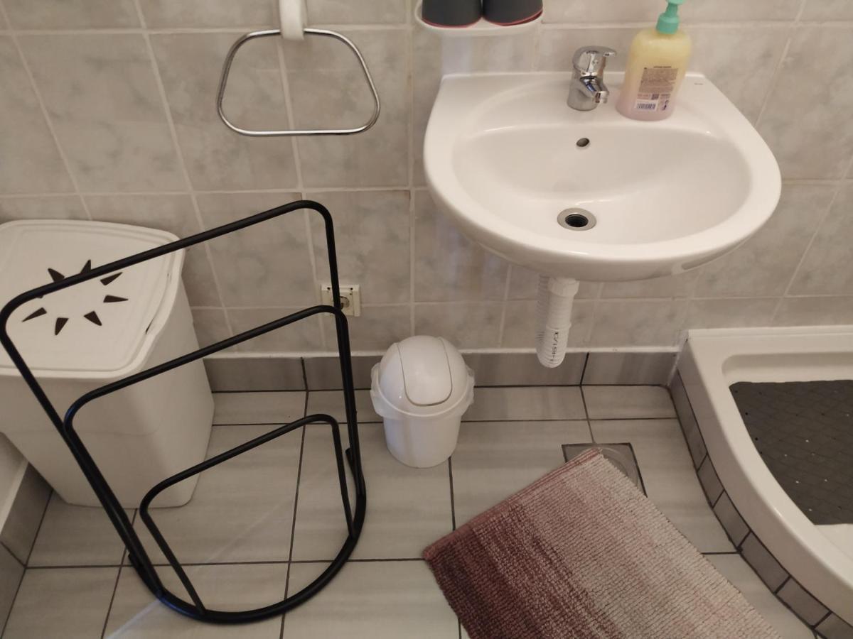 Apartmani Zlatko Pula Exteriör bild