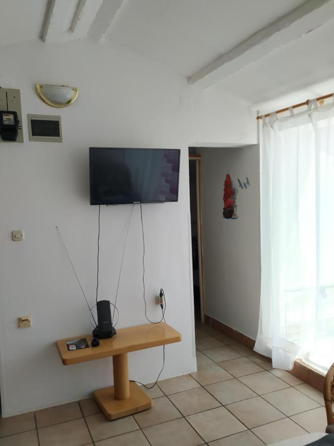 Apartmani Zlatko Pula Exteriör bild
