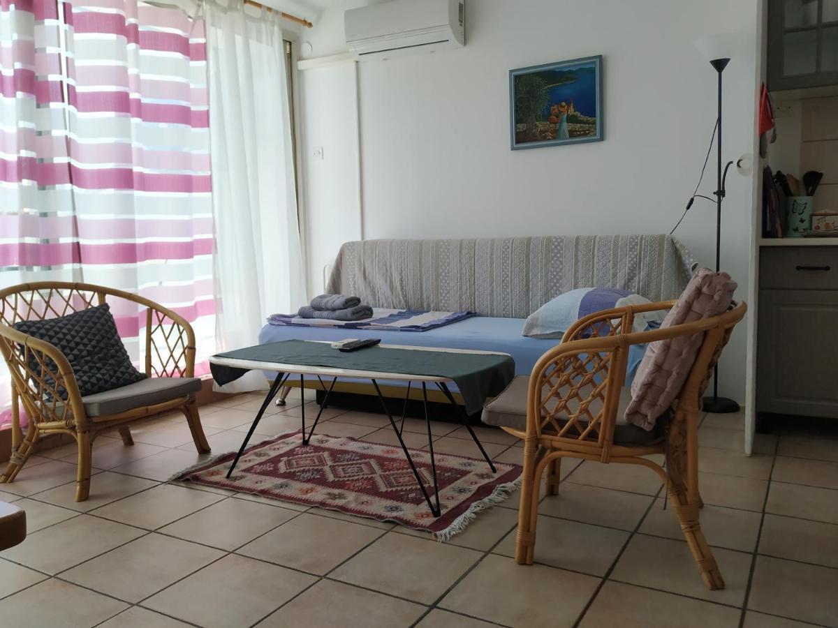 Apartmani Zlatko Pula Exteriör bild