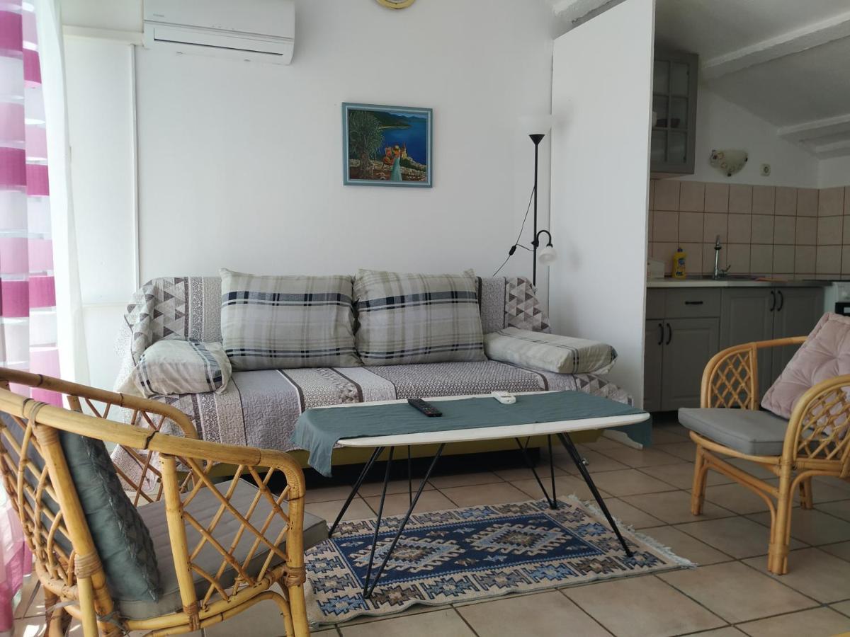 Apartmani Zlatko Pula Exteriör bild