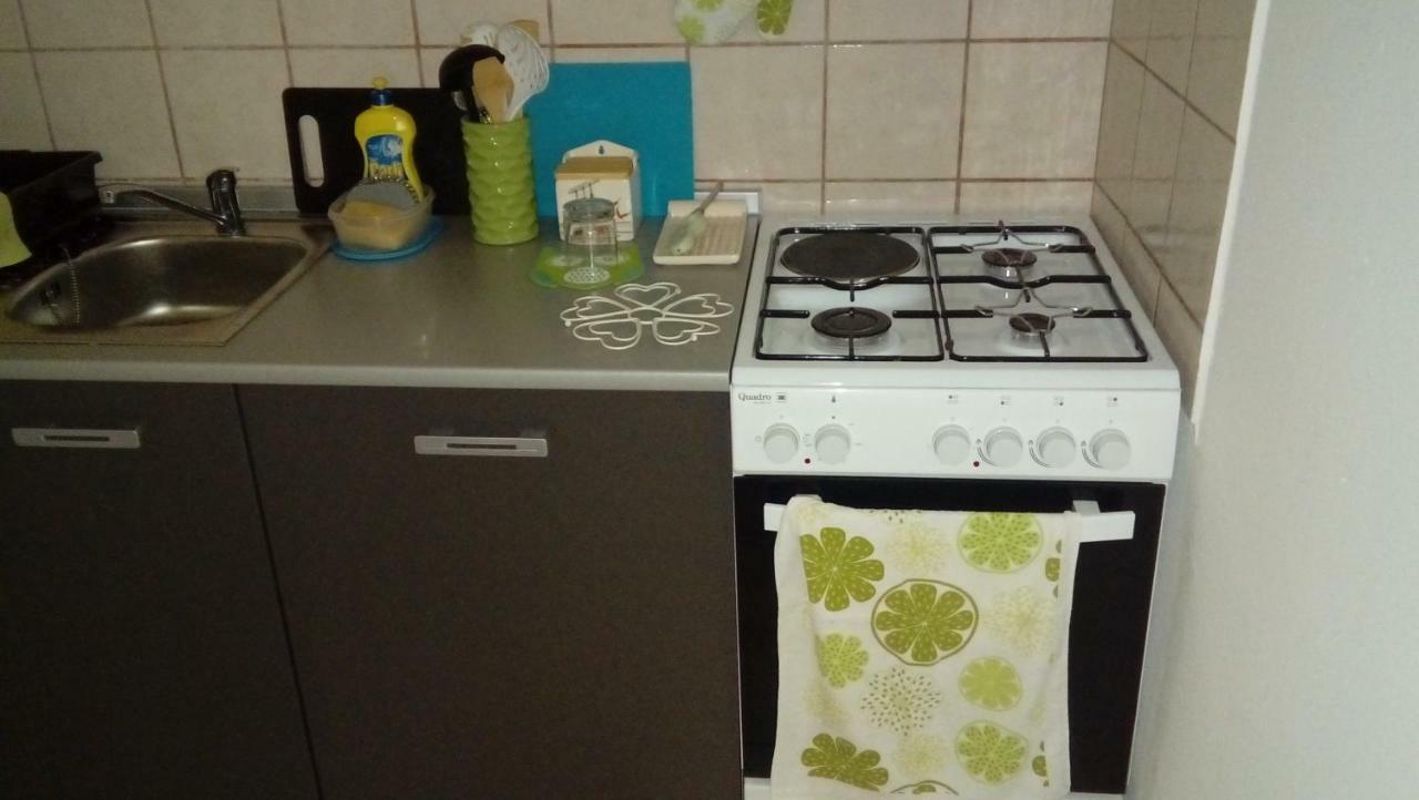 Apartmani Zlatko Pula Exteriör bild