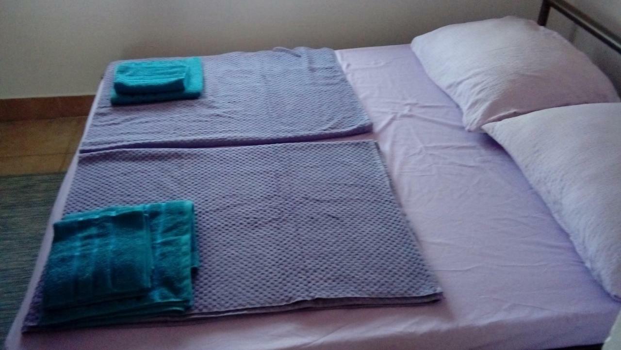 Apartmani Zlatko Pula Exteriör bild