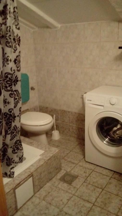 Apartmani Zlatko Pula Exteriör bild