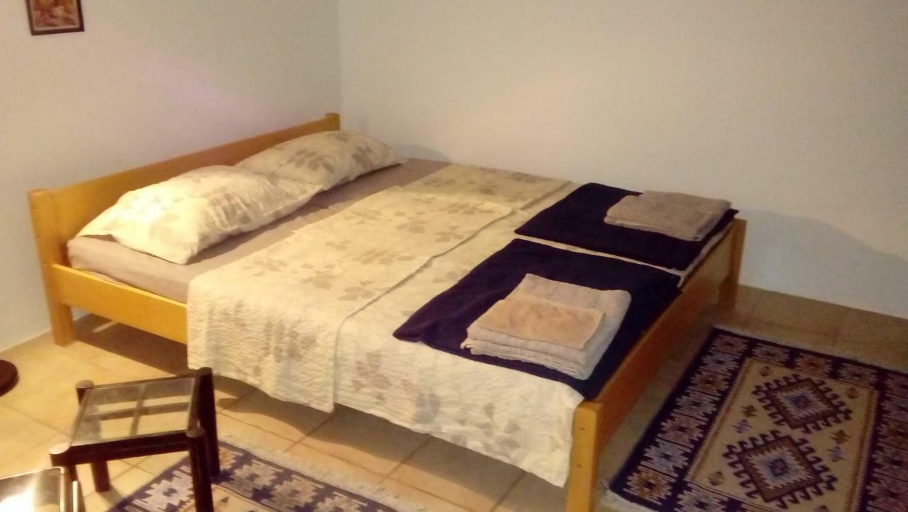 Apartmani Zlatko Pula Exteriör bild